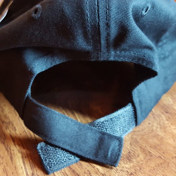 MARVEL LOGO BLACK CAP - Adjustable Size Hat - Picture 3 of 9